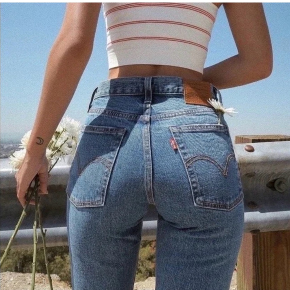 Levi’s Wedgie Straight jeans